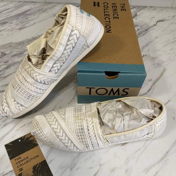 Toms Shoes - Picture 1 of 2